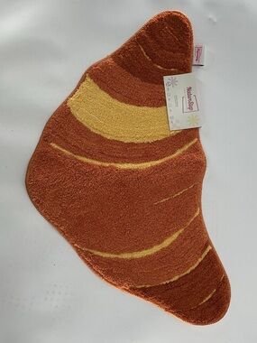Naturestep Croissant Bath Mat Rug.